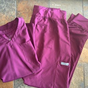 Med Couture Insight Scrubs Set Tuck in top Jogger bottoms Small Maroon Burgundy